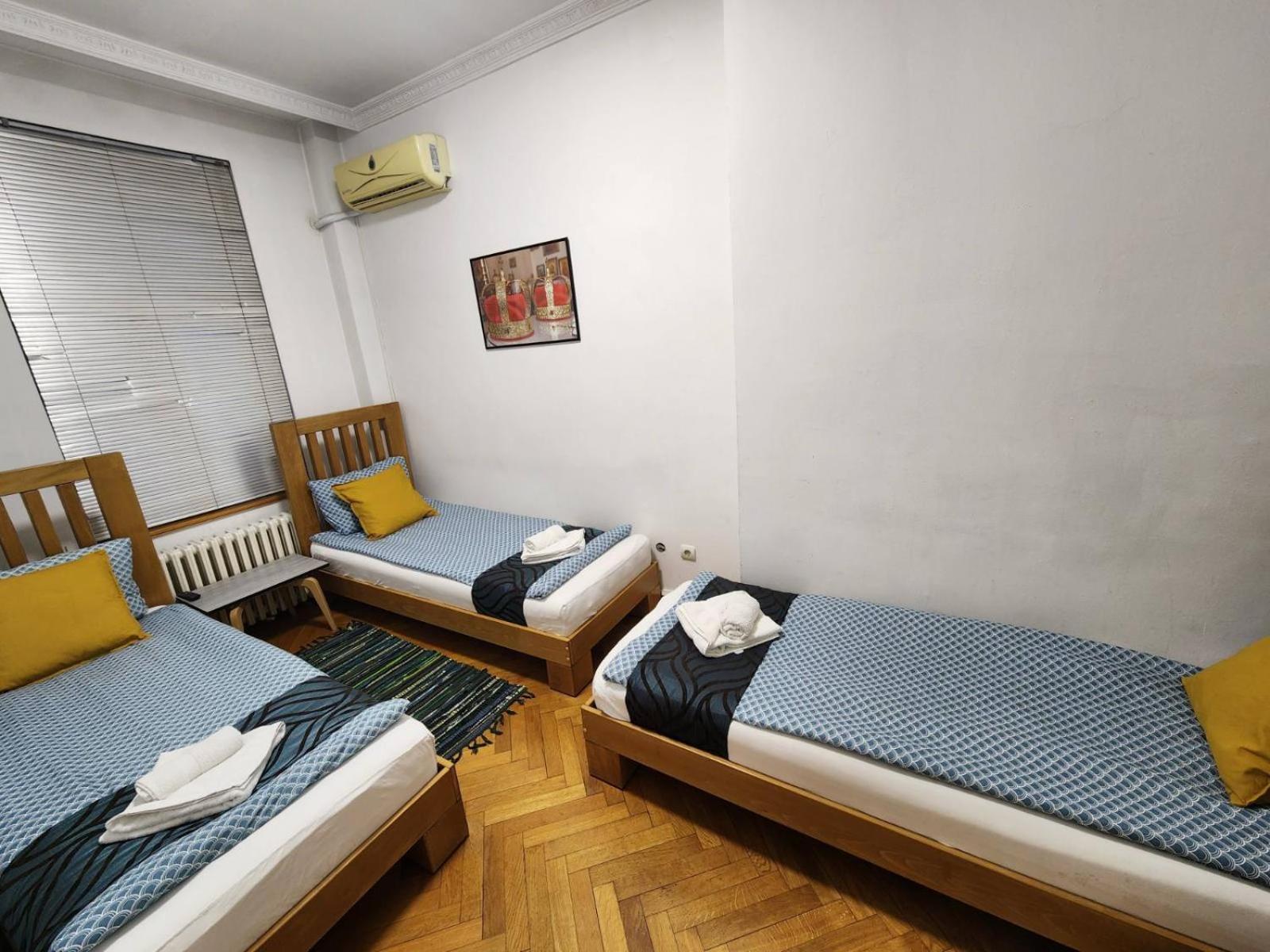 Authentic Belgrade Centre Apartments For Large Groups, Republic Square - Up To 47 People In 5 Apartments Стая снимка