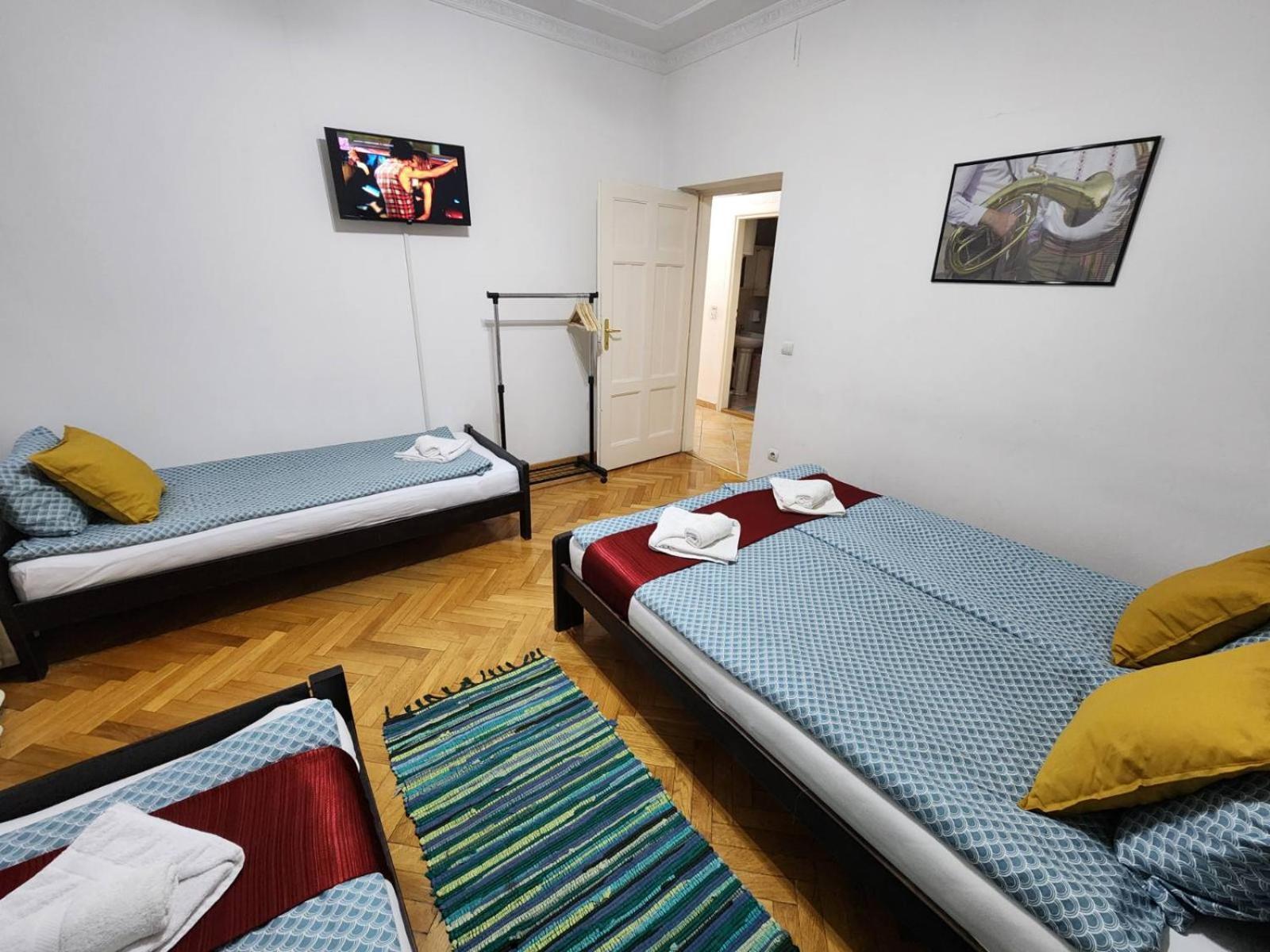 Authentic Belgrade Centre Apartments For Large Groups, Republic Square - Up To 47 People In 5 Apartments Стая снимка