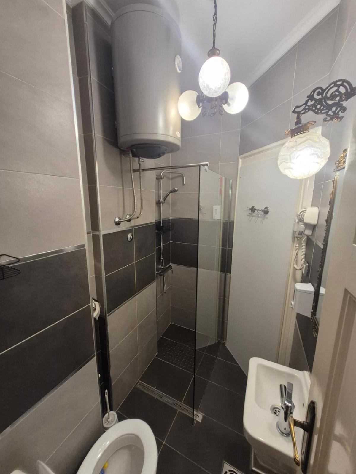 Authentic Belgrade Centre Apartments For Large Groups, Republic Square - Up To 47 People In 5 Apartments Стая снимка