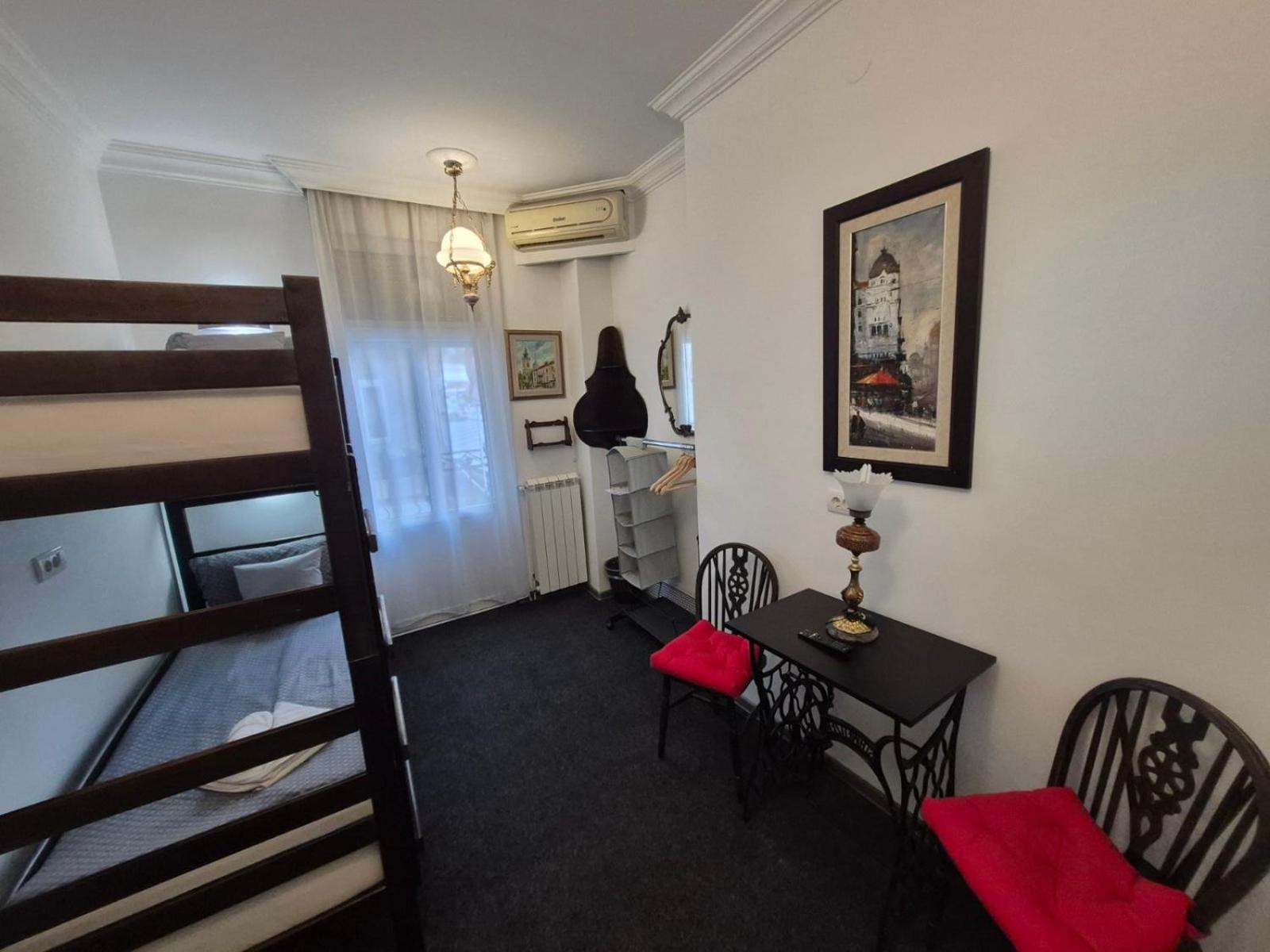 Authentic Belgrade Centre Apartments For Large Groups, Republic Square - Up To 47 People In 5 Apartments Стая снимка