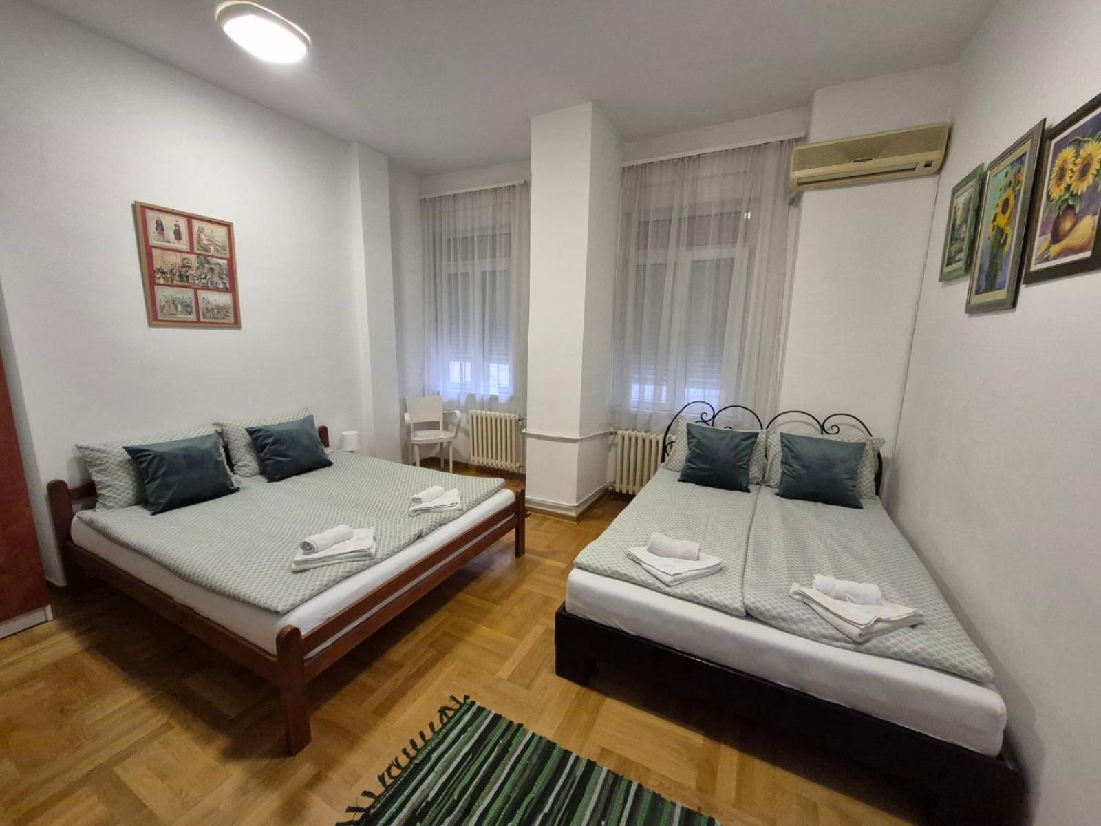 Authentic Belgrade Centre Apartments For Large Groups, Republic Square - Up To 47 People In 5 Apartments Стая снимка