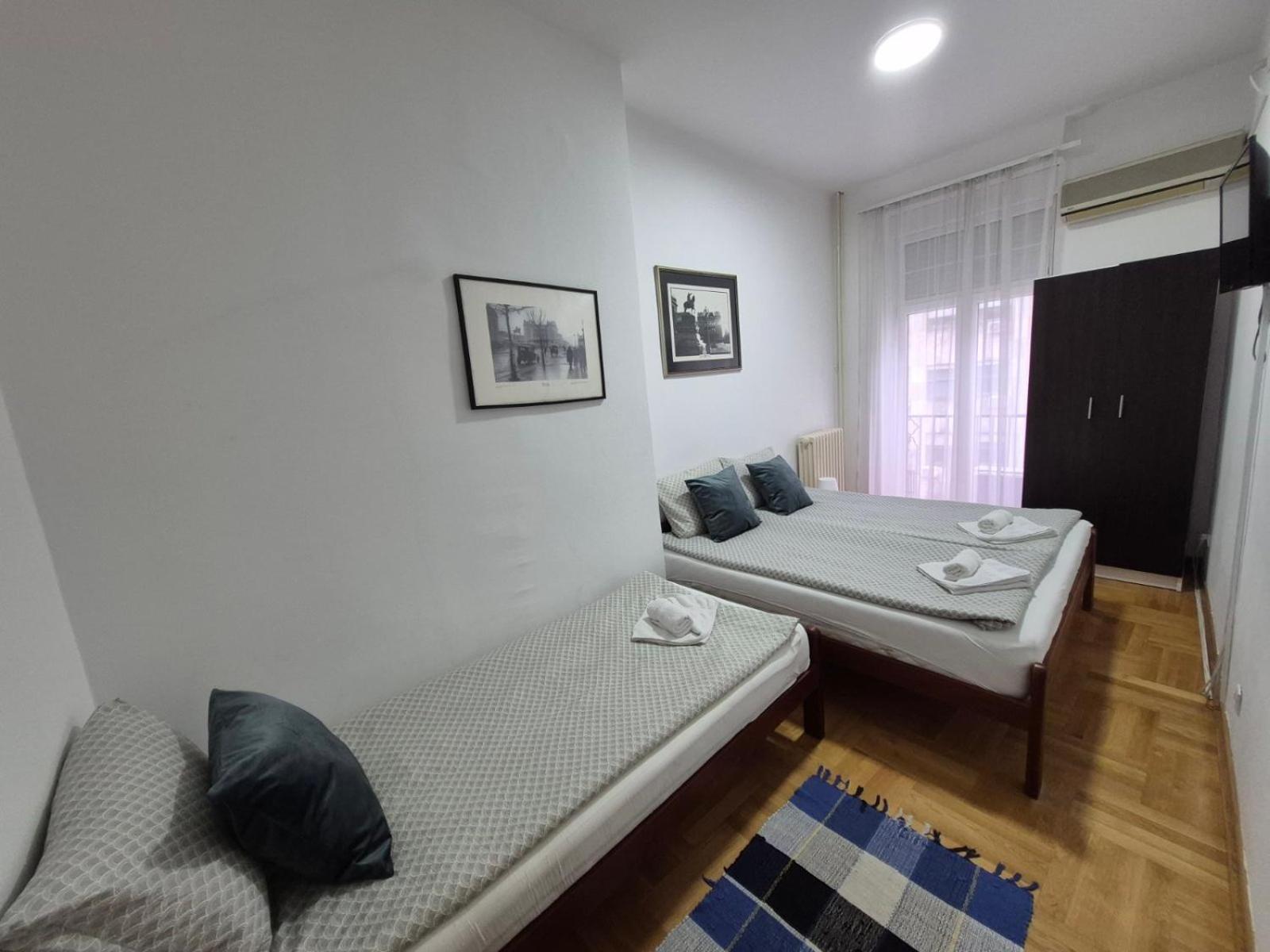 Authentic Belgrade Centre Apartments For Large Groups, Republic Square - Up To 47 People In 5 Apartments Стая снимка