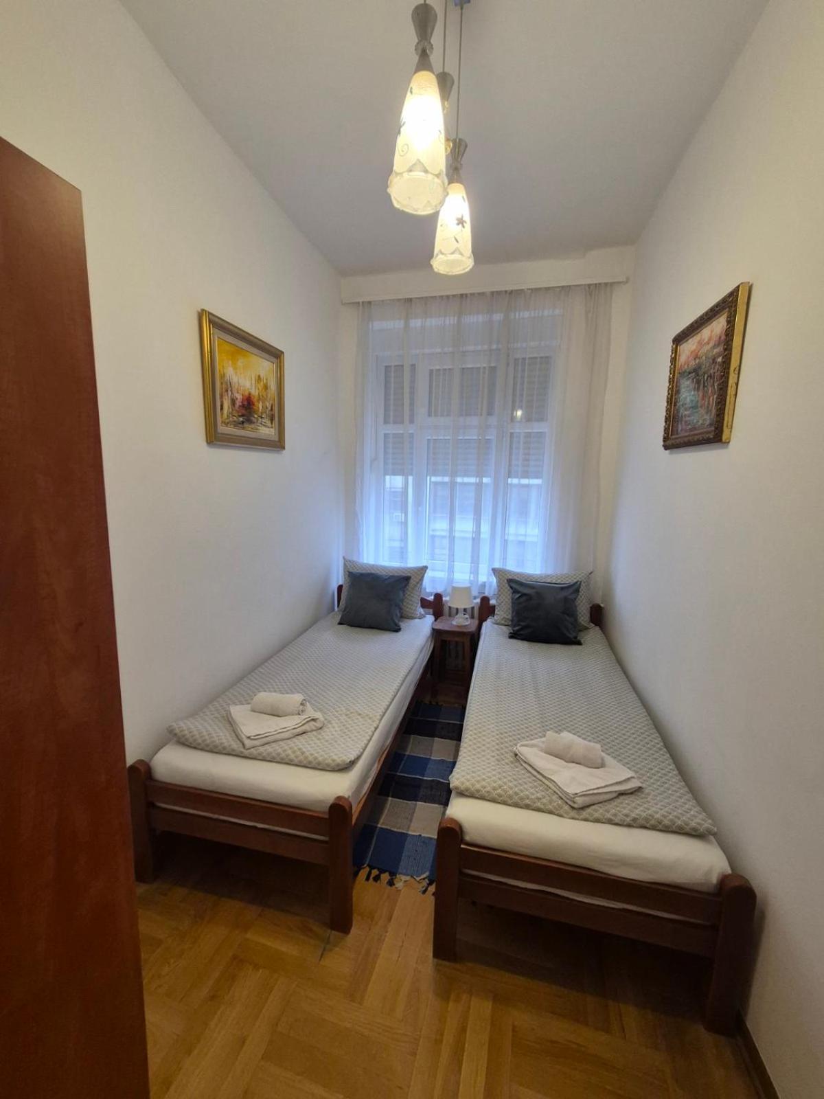 Authentic Belgrade Centre Apartments For Large Groups, Republic Square - Up To 47 People In 5 Apartments Стая снимка