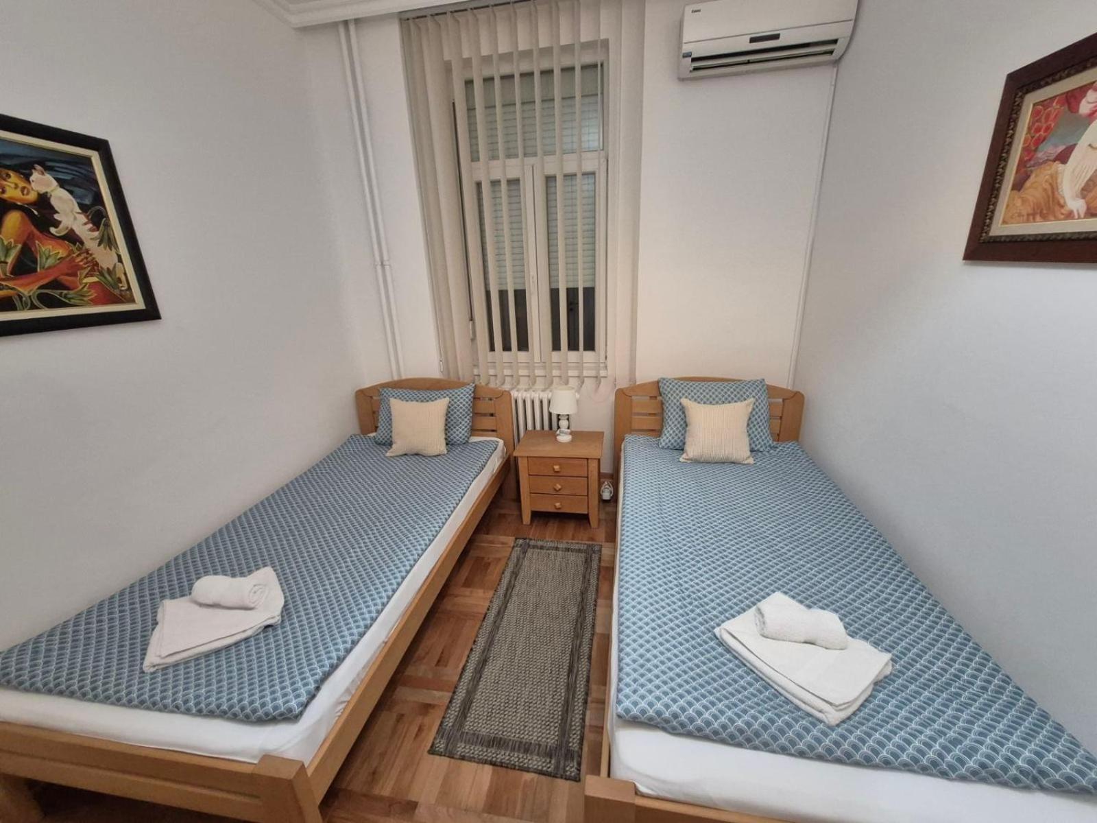Authentic Belgrade Centre Apartments For Large Groups, Republic Square - Up To 47 People In 5 Apartments Стая снимка