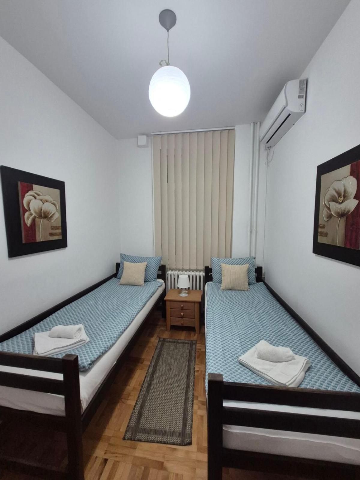 Authentic Belgrade Centre Apartments For Large Groups, Republic Square - Up To 47 People In 5 Apartments Стая снимка