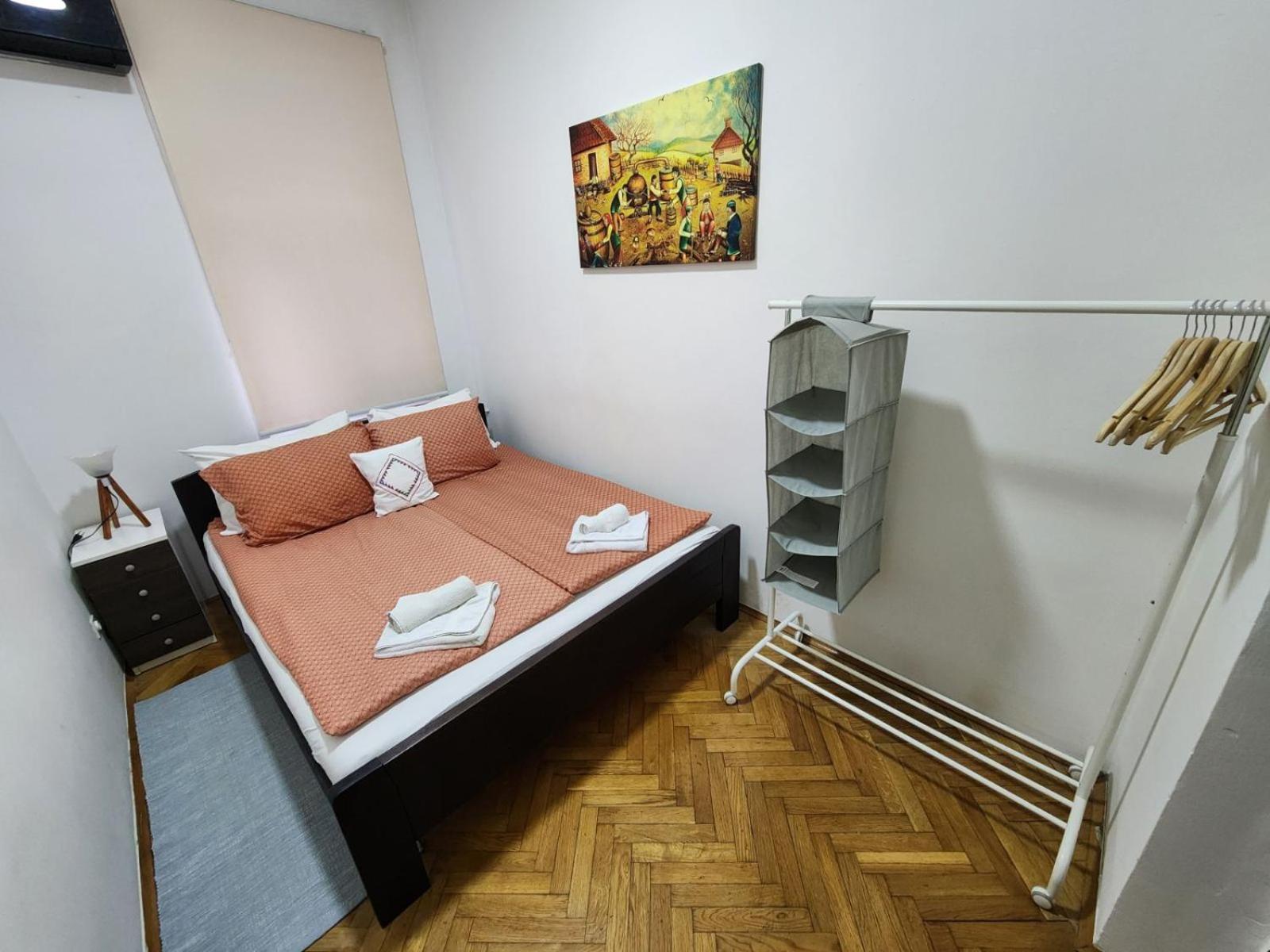 Authentic Belgrade Centre Apartments For Large Groups, Republic Square - Up To 47 People In 5 Apartments Стая снимка