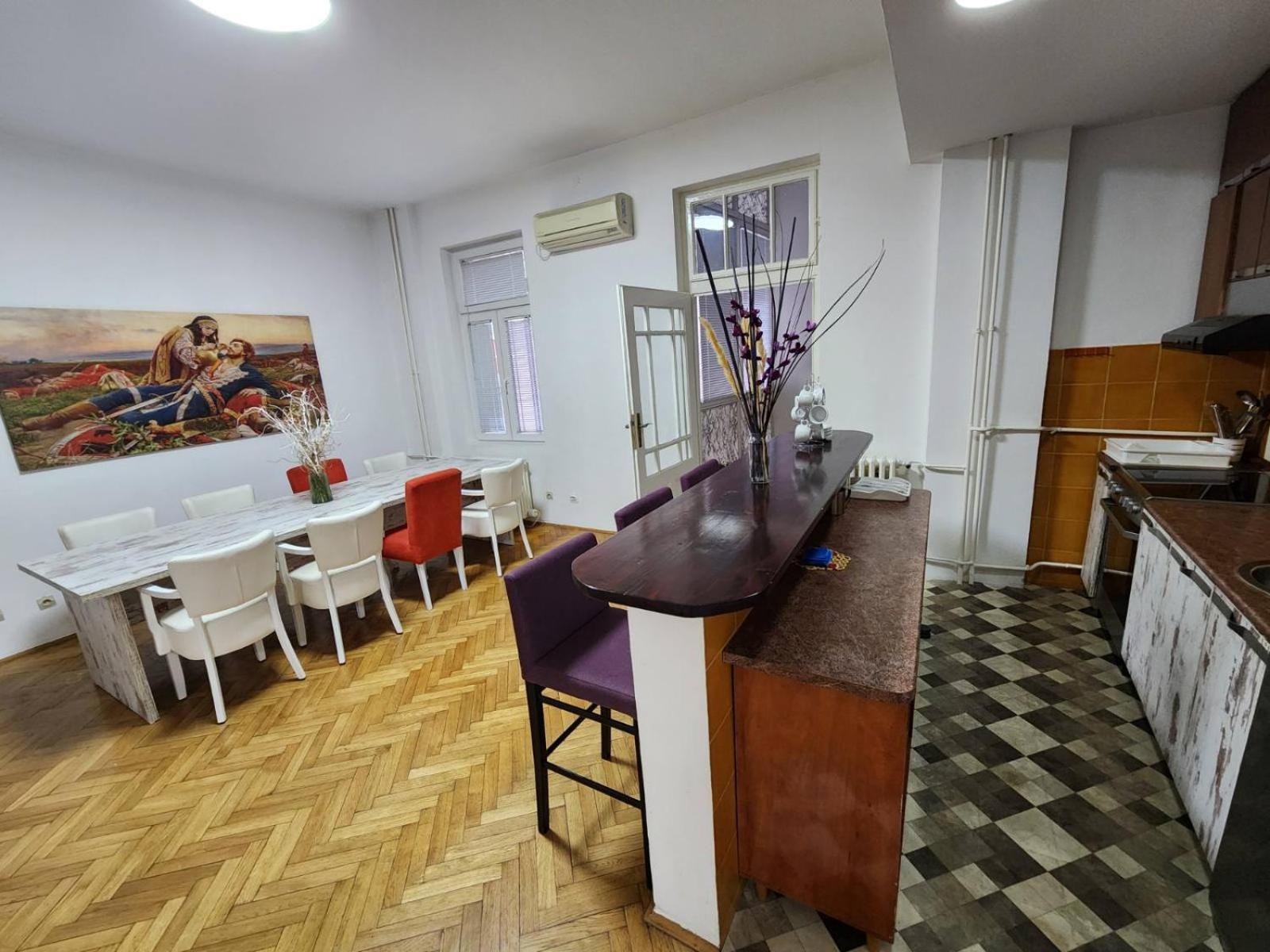 Authentic Belgrade Centre Apartments For Large Groups, Republic Square - Up To 47 People In 5 Apartments Стая снимка